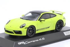 Porsche 911 (992) Carrera 4S Baujahr 2019 acid grün 1:43 Spark