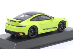 Porsche 911 (992) Carrera 4S Baujahr 2019 acid grün 1:43 Spark