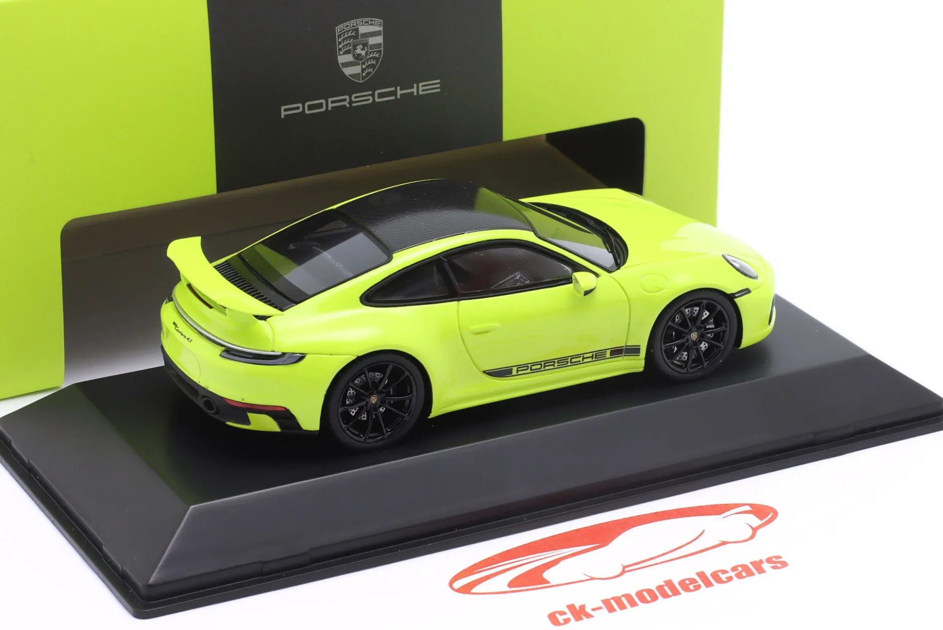 Porsche 911 (992) Carrera 4S Baujahr 2019 acid grün 1:43 Spark