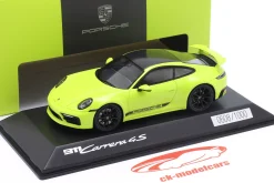 Porsche 911 (992) Carrera 4S Baujahr 2019 acid grün 1:43 Spark