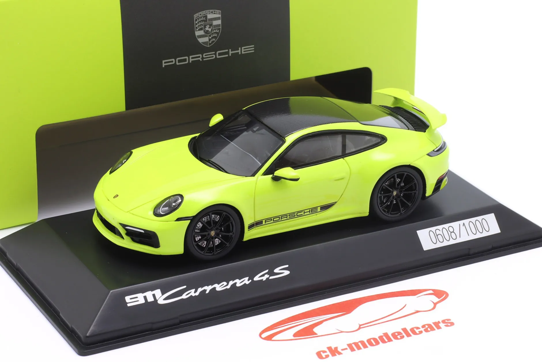 Porsche 911 (992) Carrera 4S Baujahr 2019 acid grün 1:43 Spark