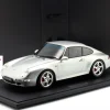 Porsche 911 (993) Carrera 4S Baujahr 1995 silber 1:8 GT-Spirit