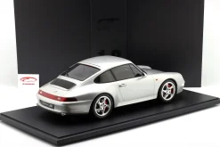 Porsche 911 (993) Carrera 4S Baujahr 1995 silber 1:8 GT-Spirit
