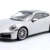 Porsche 911 (992) Carrera 4S 2023 silber / silberne Felgen 1:18 Minichamps