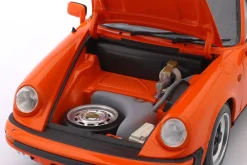 Porsche 911 3.2 Carrera Targa Baujahr 1983 orange 1:18 Minichamps
