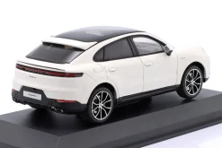 Porsche Cayenne E-Hybrid Coupé (E3 II) 2025 carraraweiß metallic 1:43 Solido