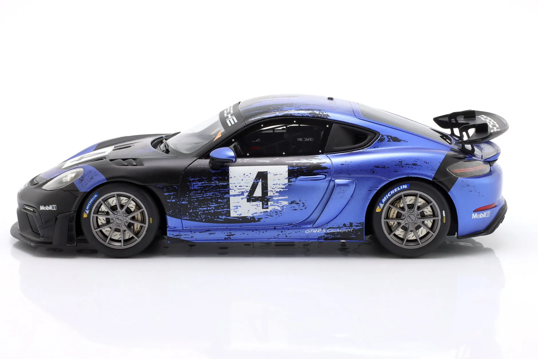 Porsche 718 Cayman GT4 RS CS #4 Baujahr 2021 blau / schwarz 1:18 OttOmobile