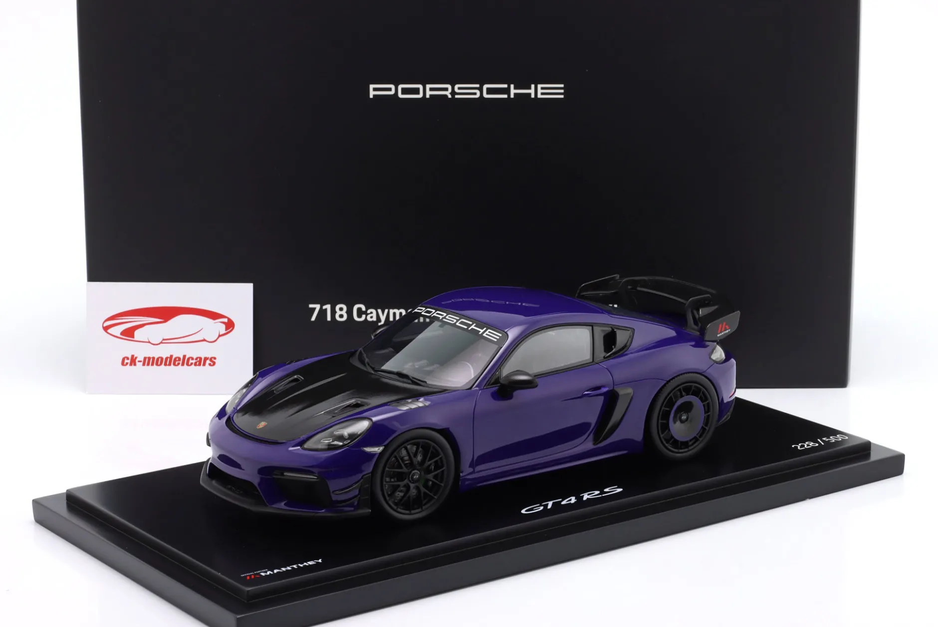 Porsche 718 Cayman GT4 RS (982) Manthey Kit 2024 ultraviolett 1:18 Spark