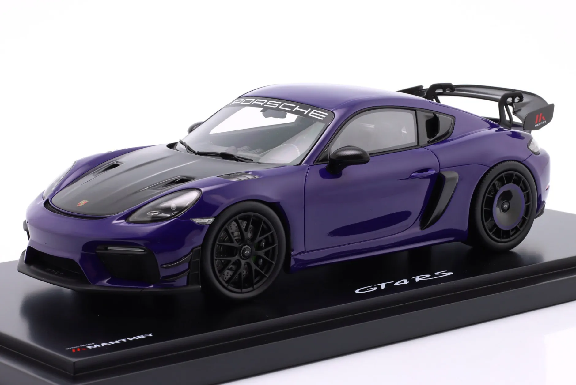 Porsche 718 Cayman GT4 RS (982) Manthey Kit 2024 ultraviolett 1:18 Spark