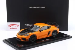 Porsche 718 Cayman GT4 RS (982) Manthey Kit 2024 pastell orange 1:18 Spark