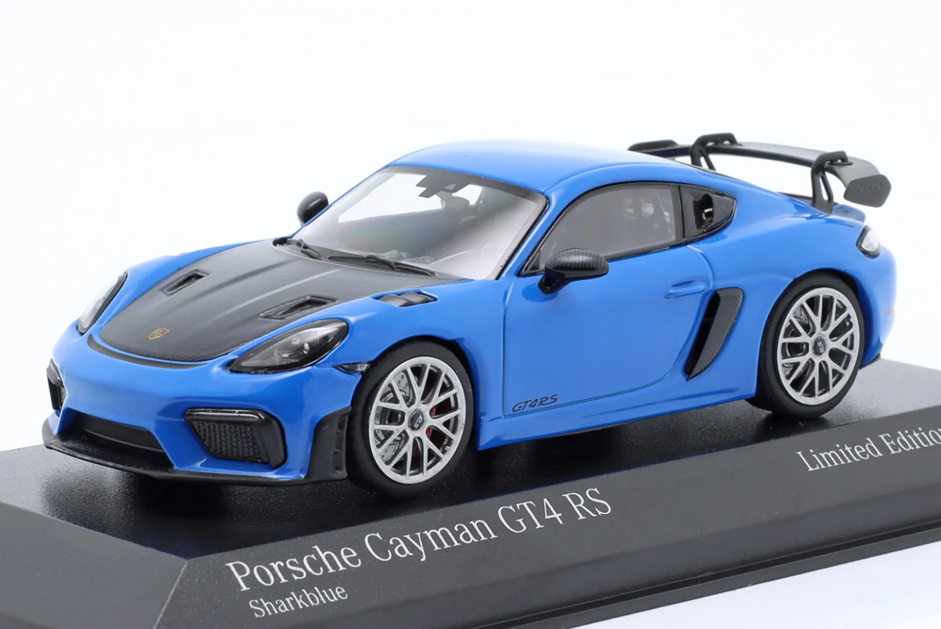 Porsche 718 (982) Cayman GT4 RS 2021 sharkblue / silberne Felgen 1:43 Minichamps