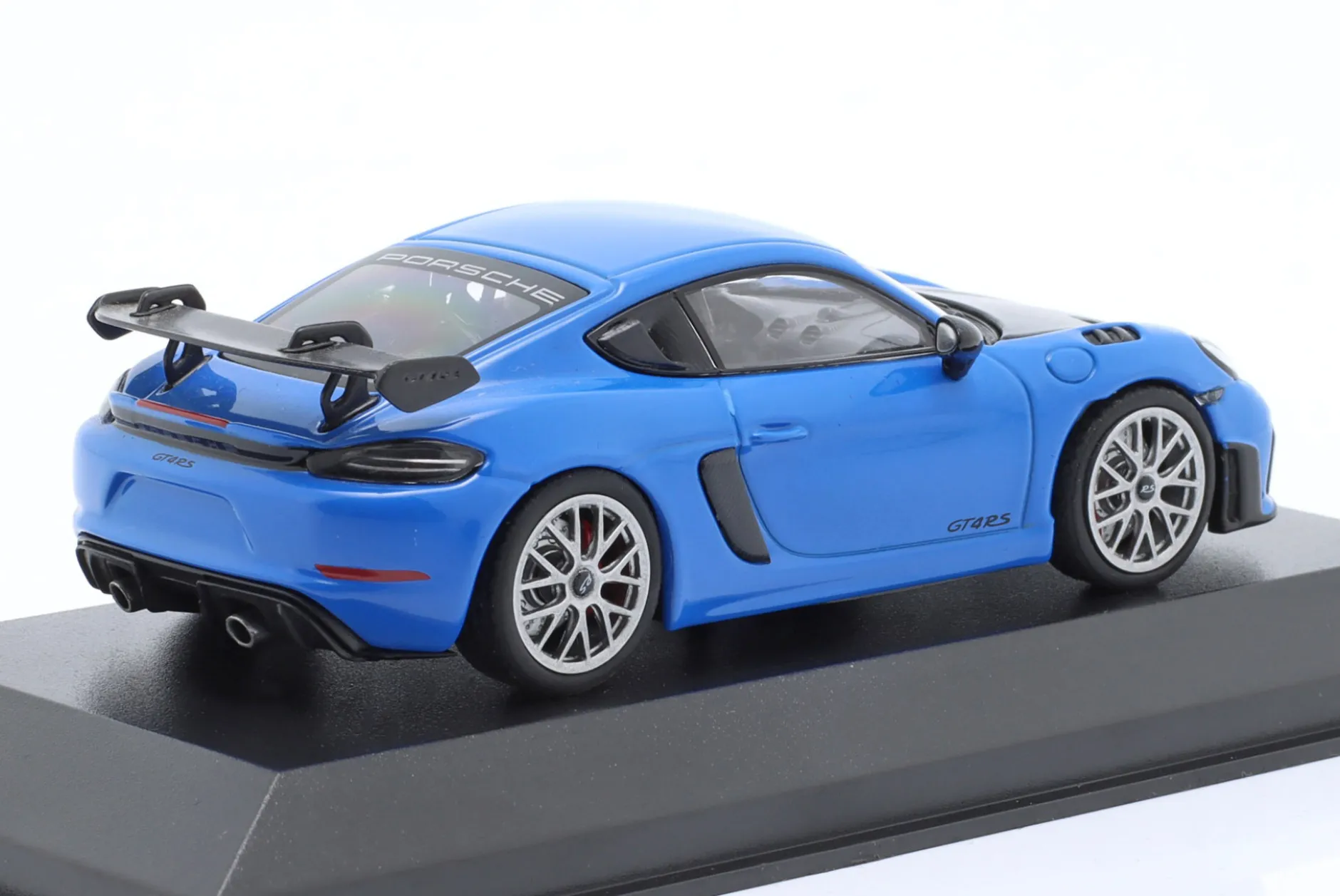 Porsche 718 (982) Cayman GT4 RS 2021 sharkblue / silberne Felgen 1:43 Minichamps