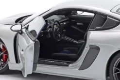 Porsche Cayman GT4 RS 2024 silber metallic / weissach package 1:18 Minichamps