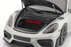 Porsche Cayman GT4 RS 2024 silber metallic / weissach package 1:18 Minichamps