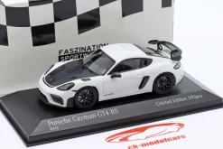Porsche 718 (982) Cayman GT4 RS 2021 weiß / schwarze Felgen 1:43 Minichamps