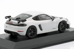 Porsche 718 (982) Cayman GT4 RS 2021 weiß / schwarze Felgen 1:43 Minichamps