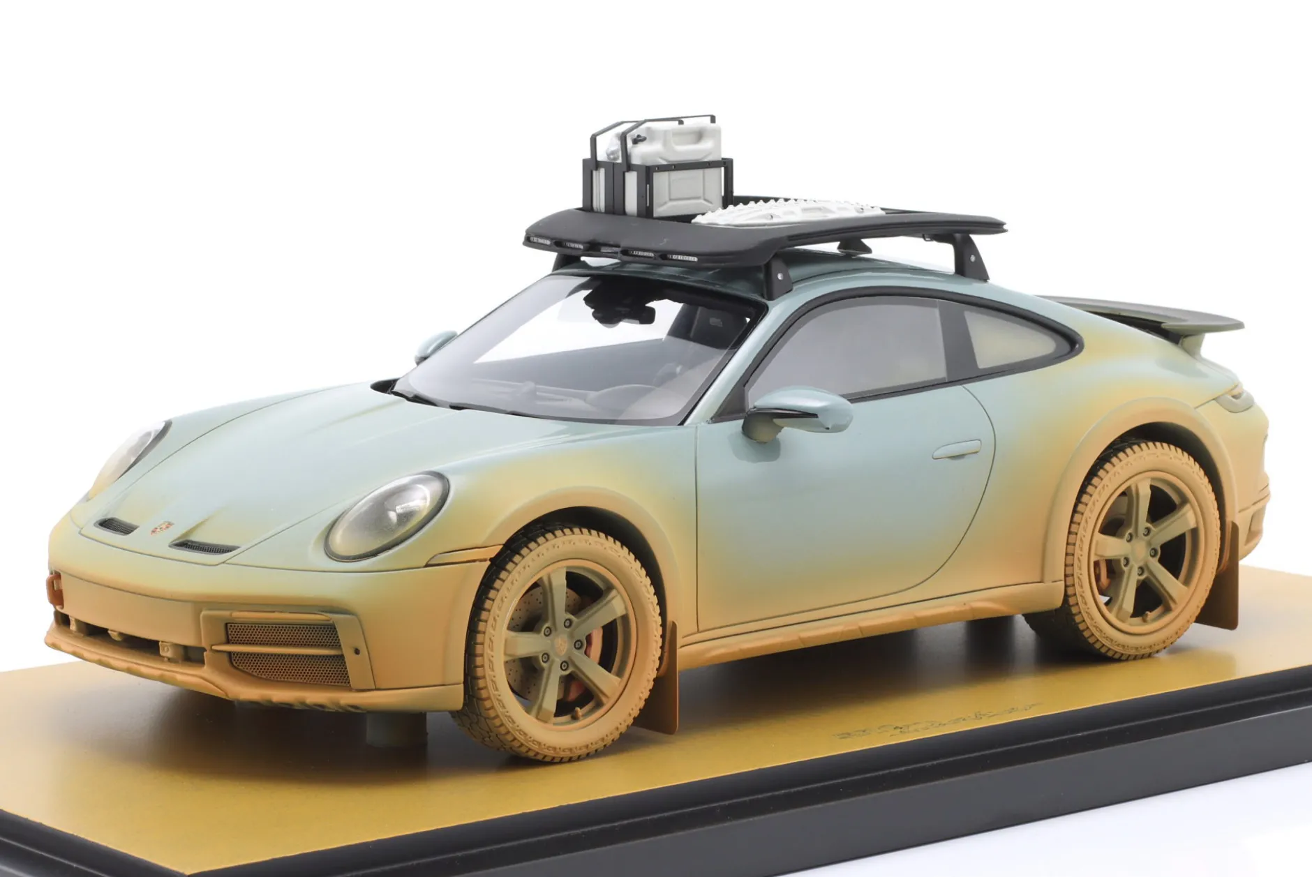 Porsche 911 (992) Dakar AHEAD shadegreen 1:18 Spark