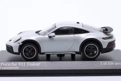 Porsche 911 Dakar Baujahr 2022 Eisgraumetallic 1:43 Minichamps