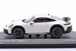 Porsche 911 (992) Dakar Baujahr 2022 weiß 1:43 Minichamps