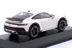 Porsche 911 (992) Dakar Baujahr 2022 weiß 1:43 Minichamps