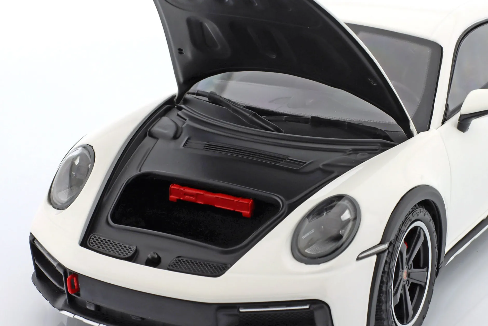 Porsche 911 (992) Dakar Baujahr 2022 weiß 1:18 Minichamps