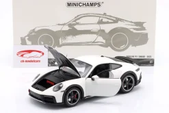 Porsche 911 (992) Dakar Baujahr 2022 weiß 1:18 Minichamps