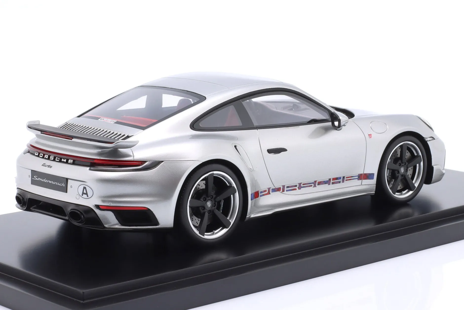 Porsche 911 First Turbo Sonderwunsch Remastered (992) silber 1:18 Spark