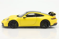 Porsche 911 (992) GT3 Baujahr 2022 racing gelb 1:18 Maisto