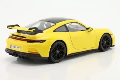 Porsche 911 (992) GT3 Baujahr 2022 racing gelb 1:18 Maisto