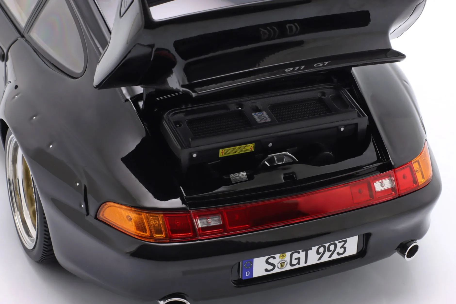 Porsche 911 (993) GT2 Baujahr 1996 schwarz / BBS Felgen 1:12 KK-Scale