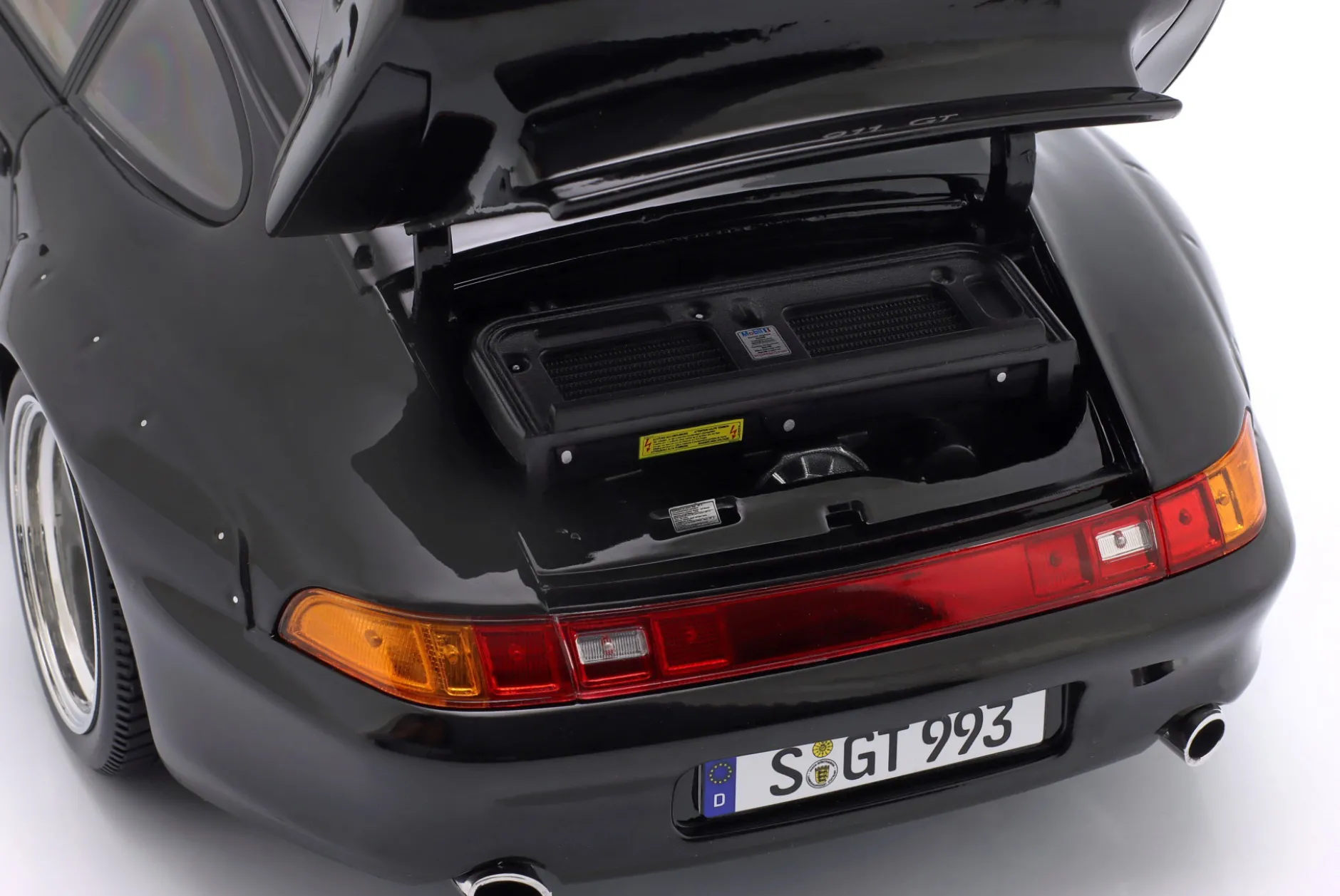 Porsche 911 (993) GT2 Baujahr 1996 schwarz / Speedline Felgen 1:12 KK-Scale