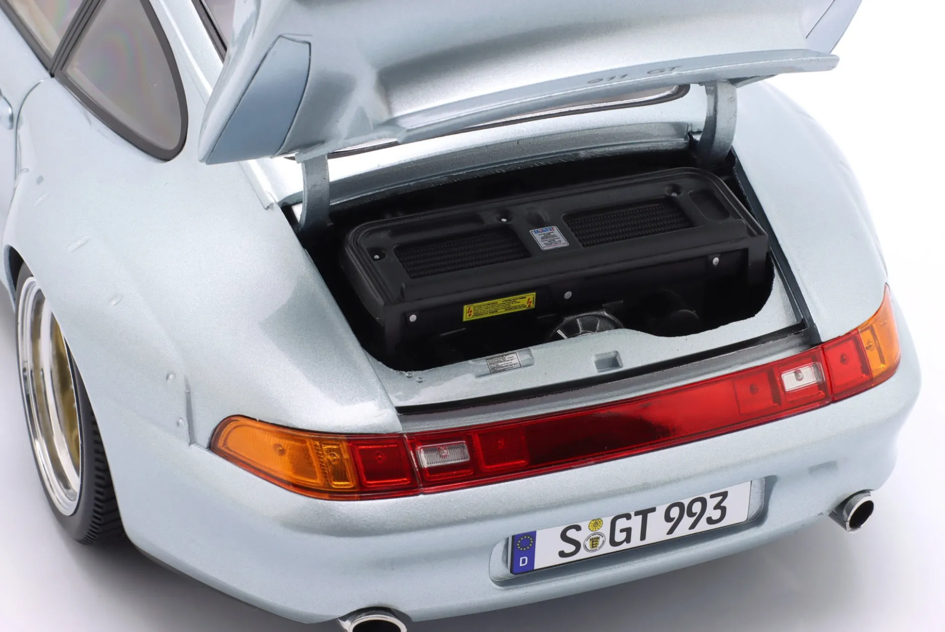 Porsche 911 (993) GT2 Baujahr 1996 silber / BBS Felgen 1:12 KK-Scale