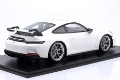 Porsche 911 (992) GT3 Baujahr 2021 weiß 1:12 Schuco