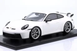 Porsche 911 (992) GT3 Baujahr 2021 weiß 1:12 Schuco