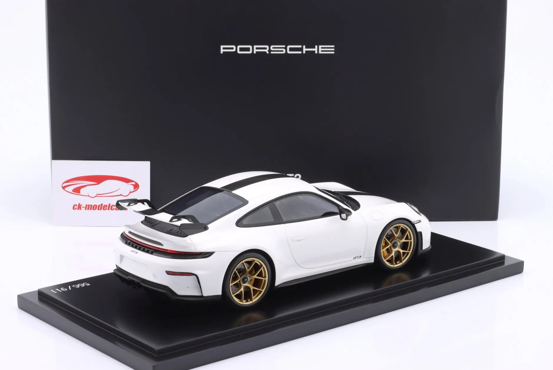 Porsche 911 (992.2) GT3 Baujahr 2024 weiß 1:18 Spark