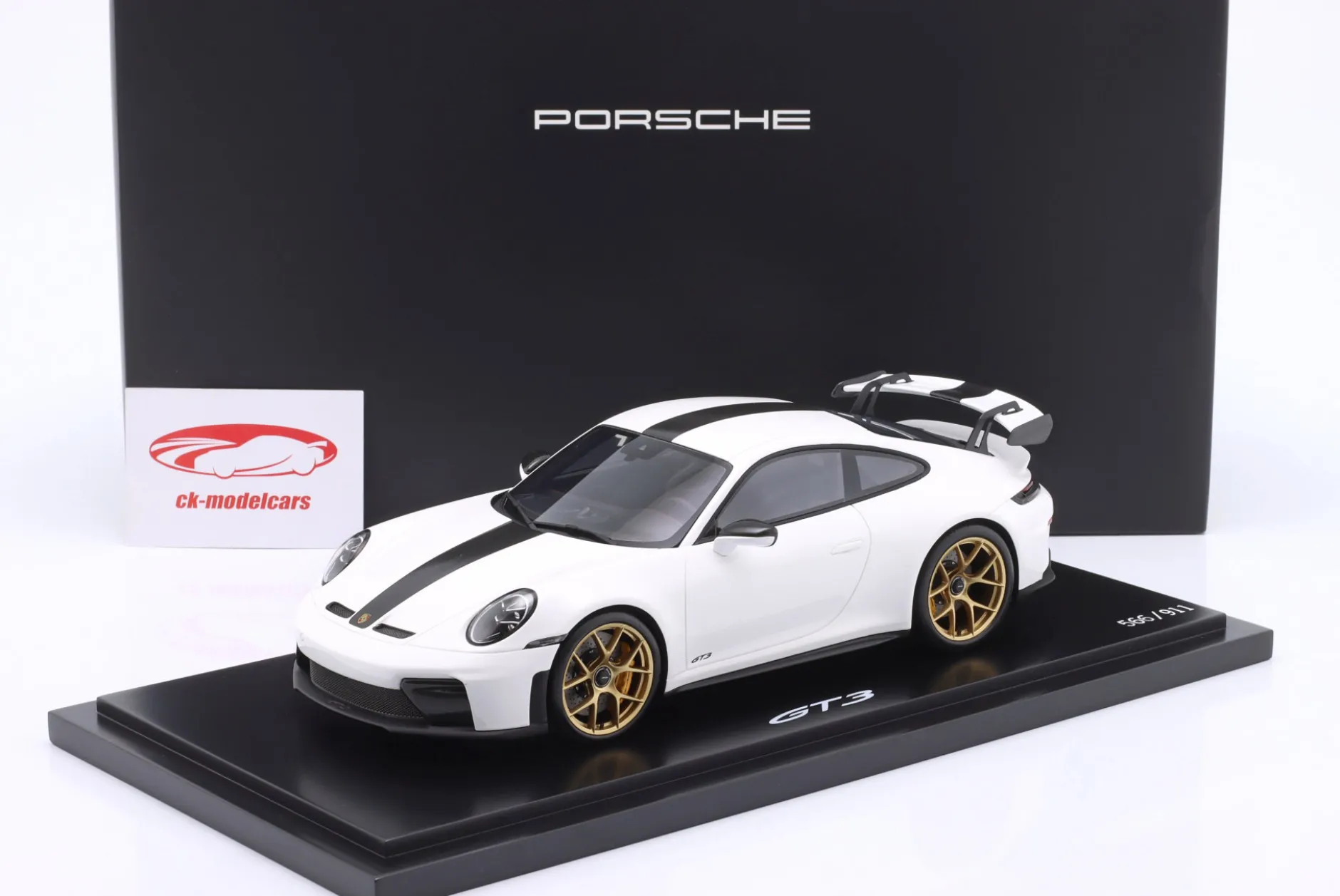 Porsche 911 (992.2) GT3 Baujahr 2024 weiß 1:18 Spark