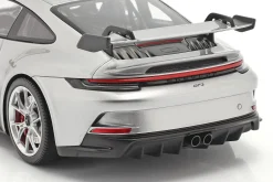 Porsche 911 (992) GT3 2021 GT-silber metallic mit Vitrine 1:18 Minichamps