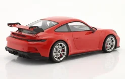 Porsche 911 (992) GT3 2021 indischrot / silberne Felgen 1:18 Minichamps