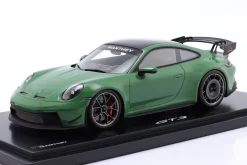 Porsche 911 GT3 (992) Manthey Kit 2024 auratiumgrün 1:18 Spark