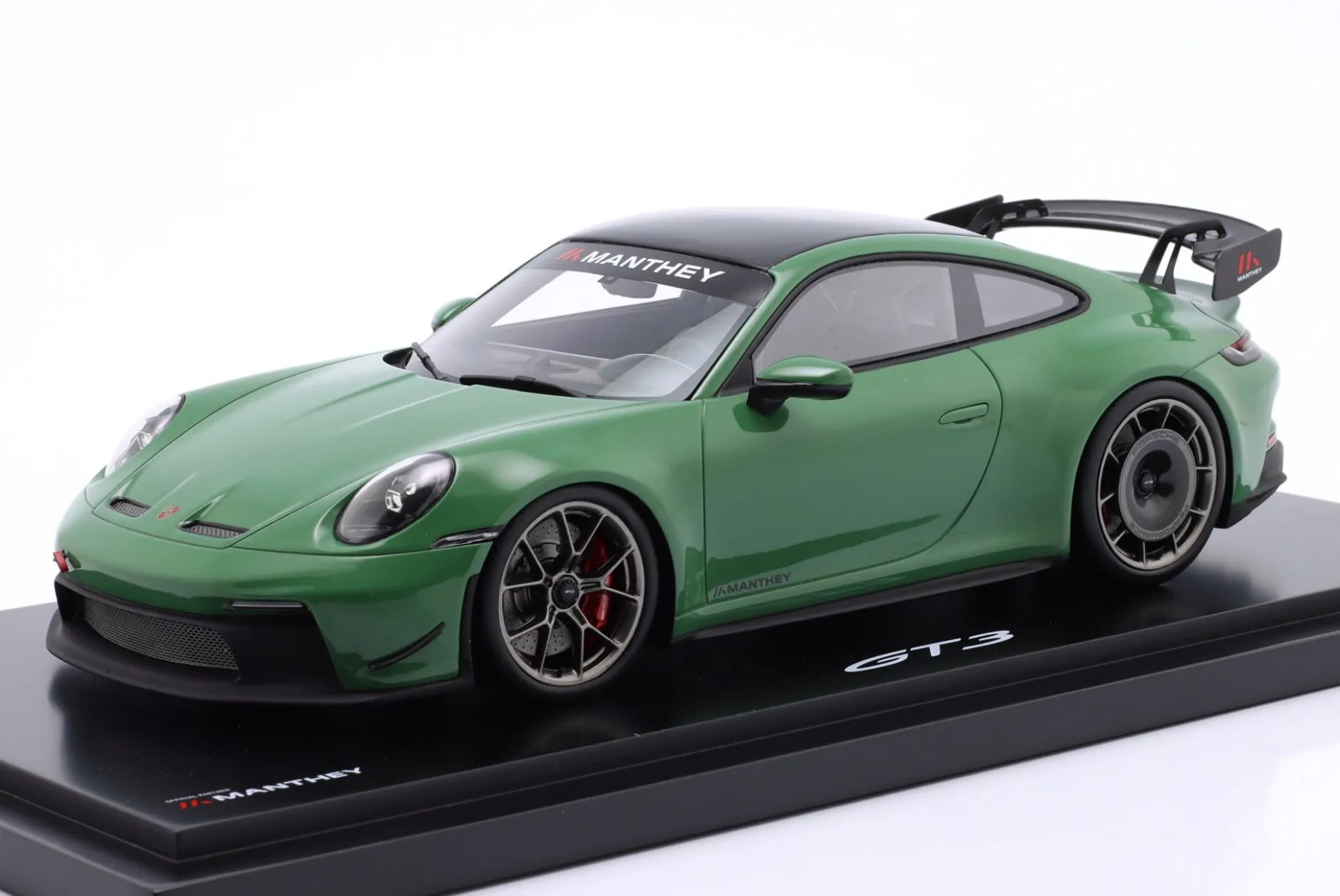 Porsche 911 GT3 (992) Manthey Kit 2024 auratiumgrün 1:18 Spark