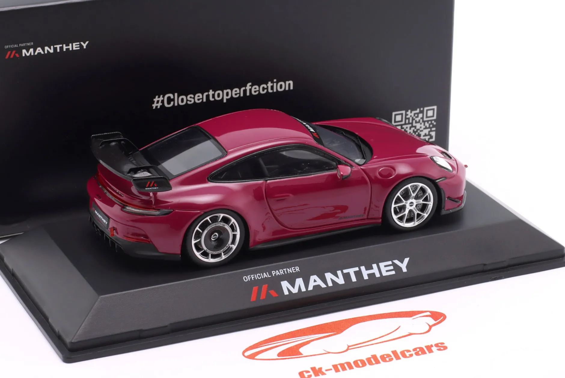 Porsche 911 (992) GT3 Manthey Kit 2024 sternrubin 1:43 Spark