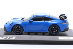 Porsche 911 (992) GT3 PEC Baujahr 2021 sharkblue / weiß 1:43 Minichamps