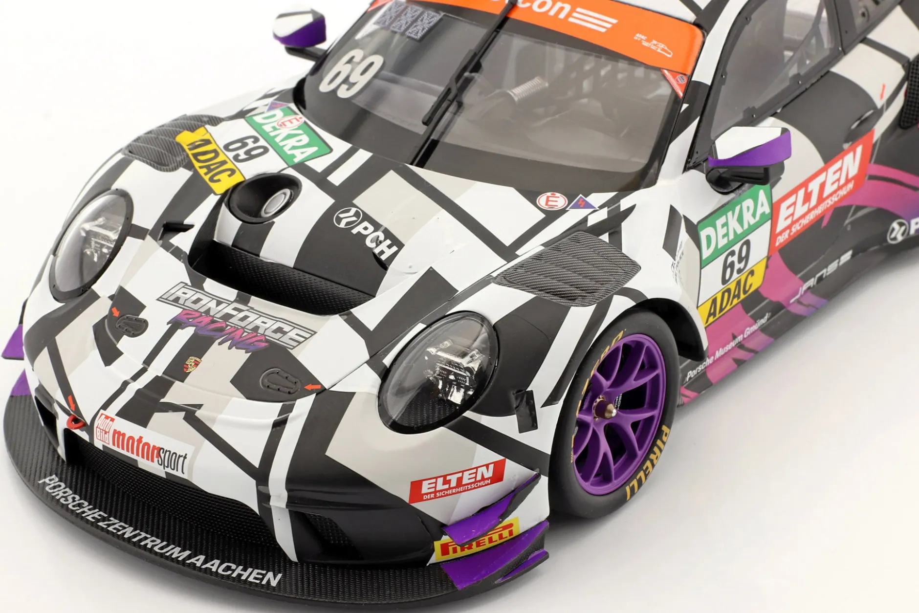 Porsche 911 GT3 R #69 ADAC GT Masters 2019 Iron Force 1:18 Minichamps