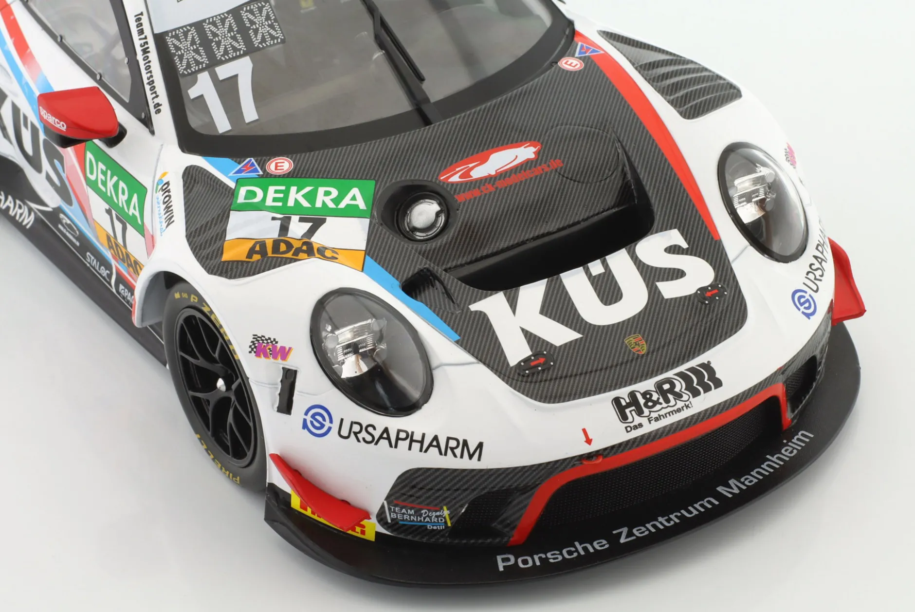 Porsche 911 GT3 R #17 ADAC GT Masters 2020 KÜS Team75 Bellof Tribute 1:18 Ixo