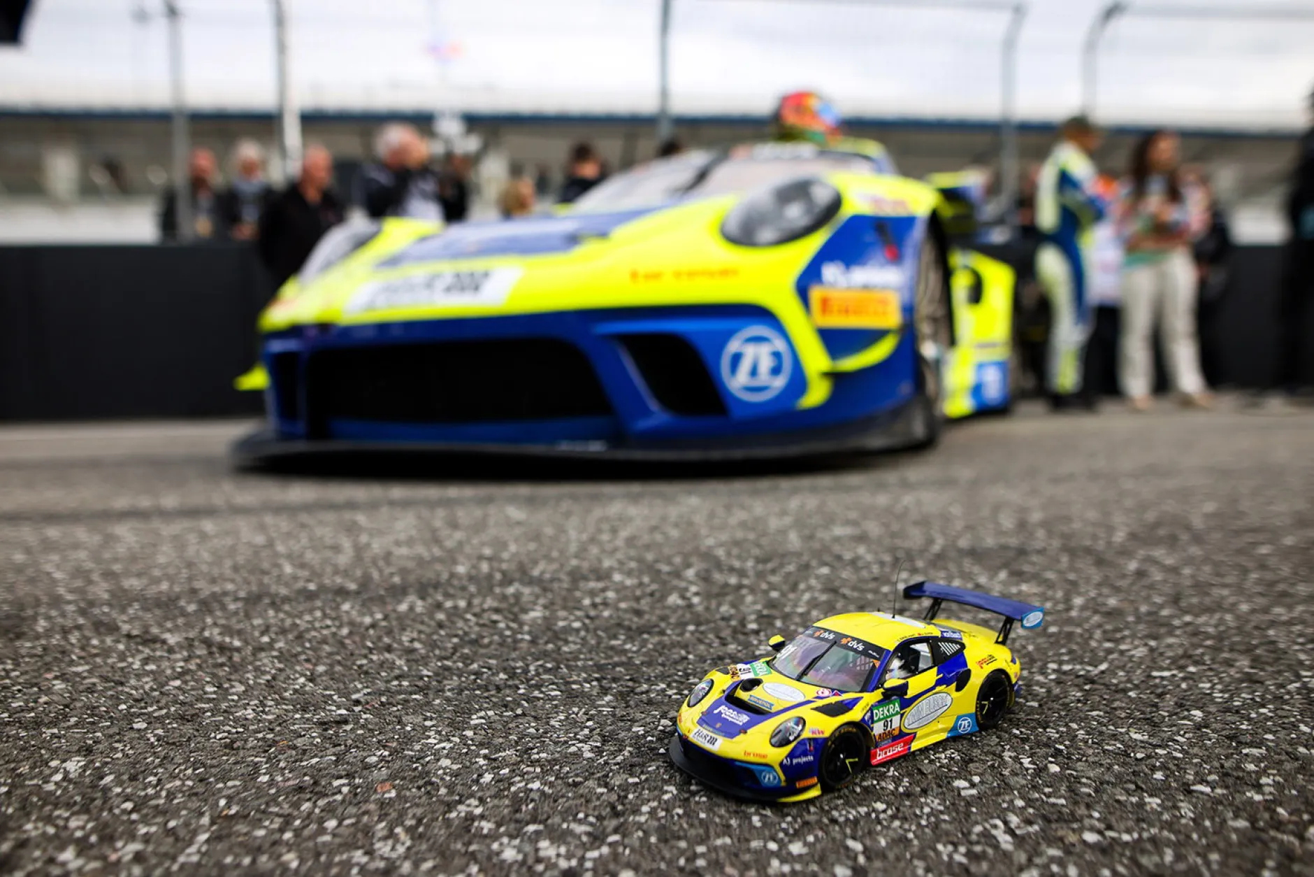 Porsche 911 GT3 R #91 ADAC GT Masters Vize Champions 2022 Engelhart, Güven 1:18 Ixo