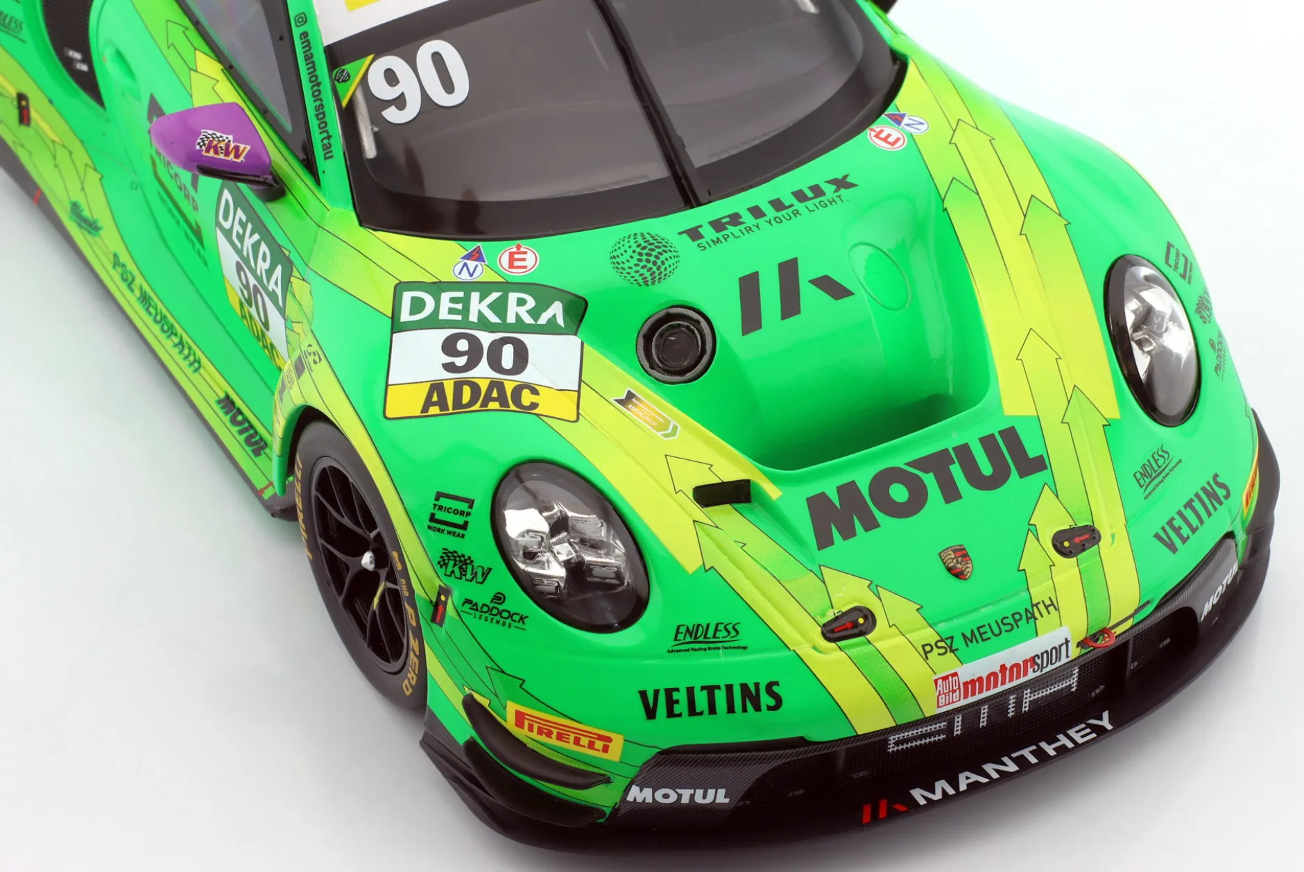 Porsche 911 GT3 R #90 DTM Champion 2025 Ayhancan Güven Manthey Greeno 1:18 Ixo