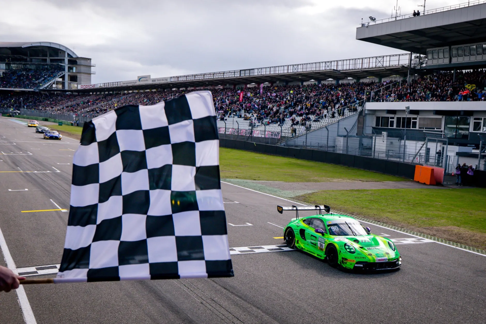 Porsche 911 GT3 R #90 DTM Champion 2025 Ayhancan Güven Manthey Greeno 1:18 Ixo