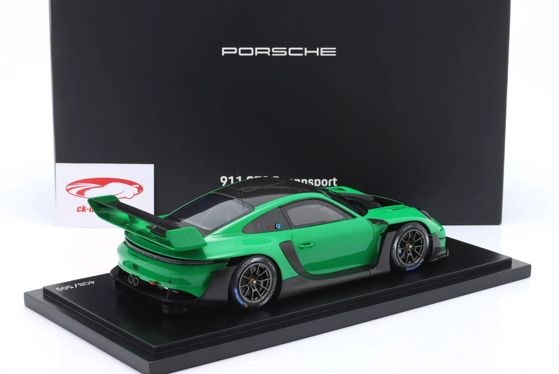 Porsche 911 (992) GT3 R Rennsport Baujahr 2023 viper grün 1:18 Spark