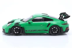 Porsche 911 (992) GT3 RS Baujahr 2023 grün / schwarze Felgen 1:18 Minichamps