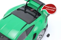 Porsche 911 (992) GT3 RS Baujahr 2023 grün / silberne Felgen 1:18 Minichamps